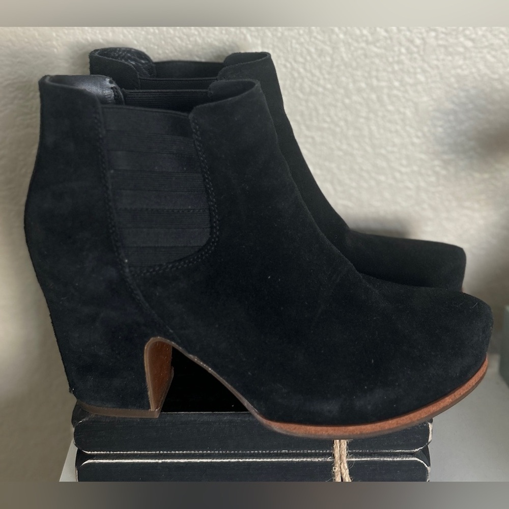 KORK EASY Black Suede Women's Ankle Booties size 8.5